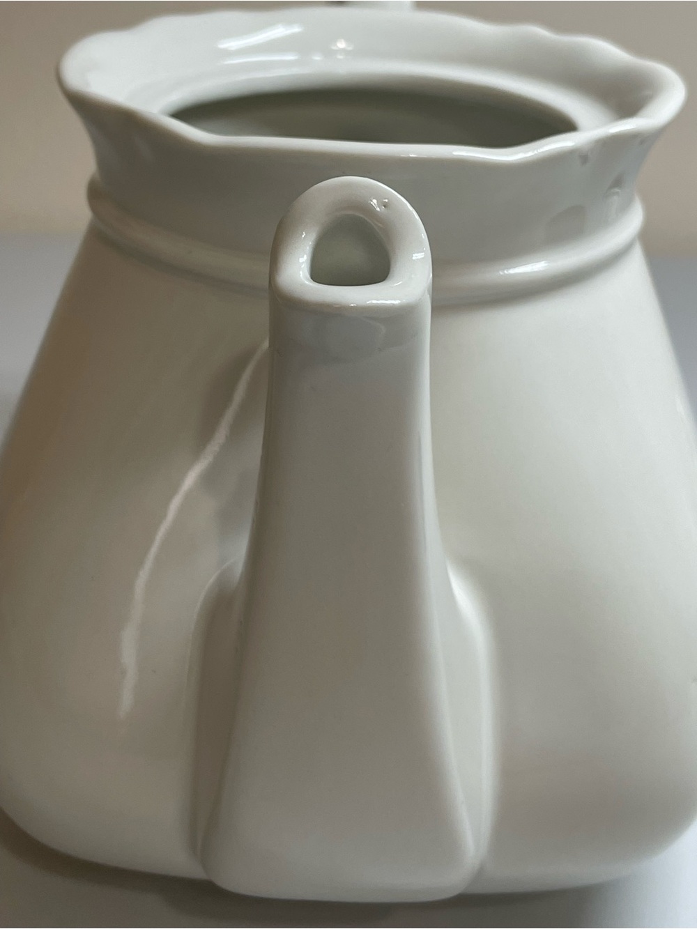 Vintage 1960s Red Cliff Montcliff White Ironstone 8-Cup Teapot - PRISTINE - Picture 10 of 13